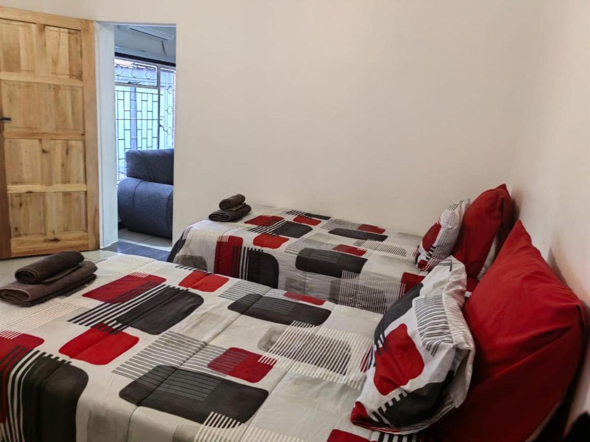 Casa Linda Guest House Newcastle Kültér fotó